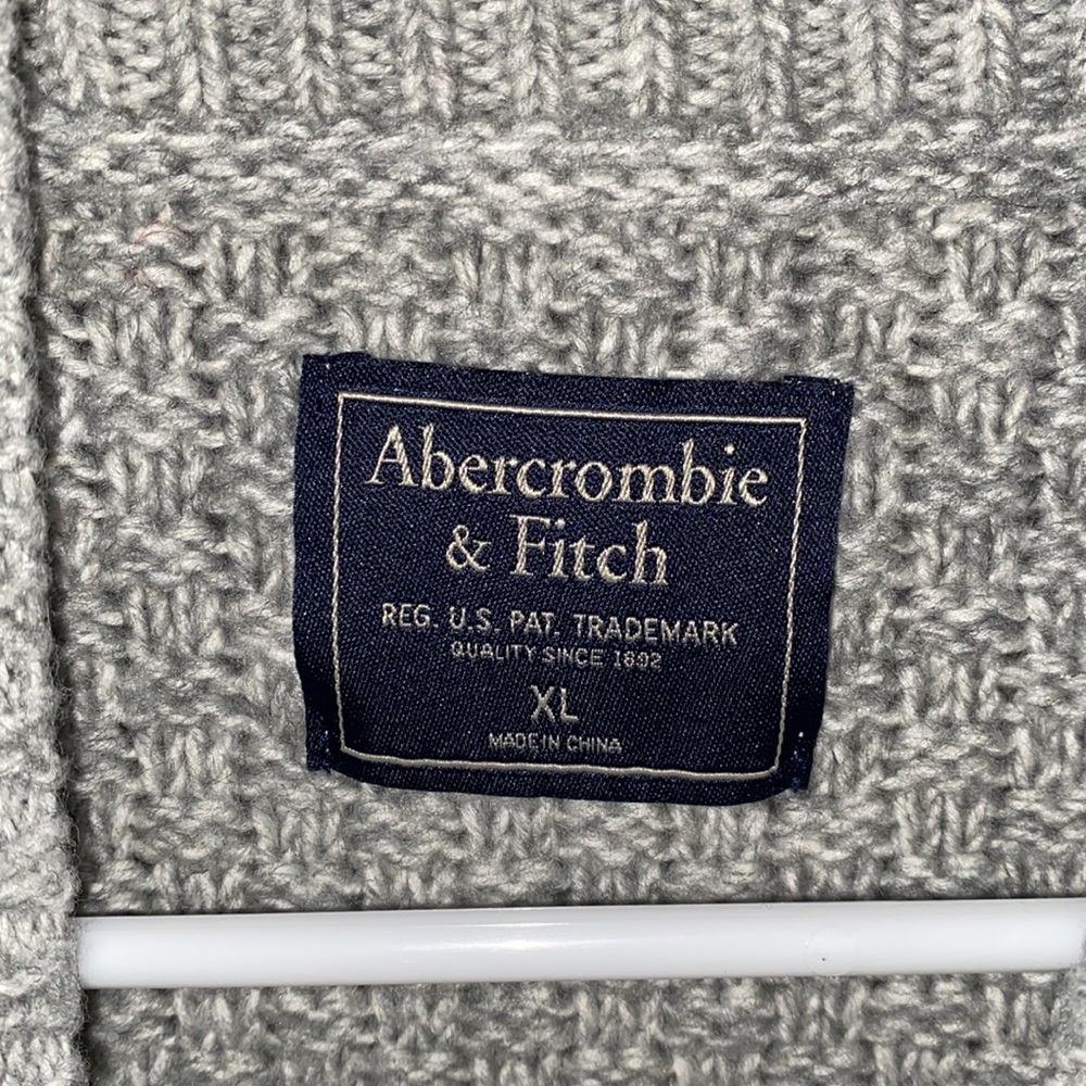 Sweater - Picture 3 of 4